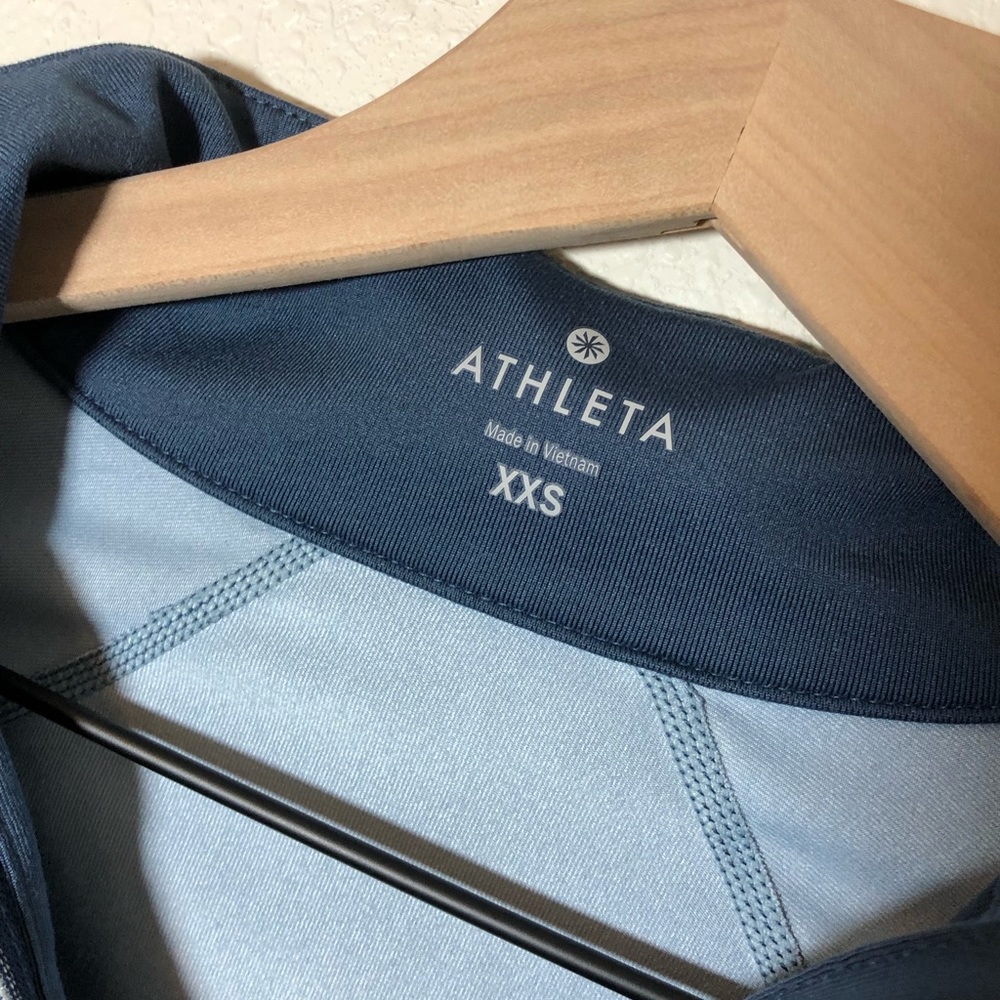 Athleta pullover - Picture 4 of 4